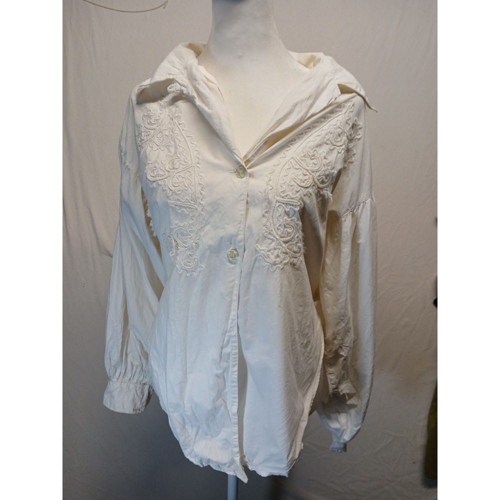 Tangibles White Floral Detail Collared Cropped Button Up Bubble Sleeve